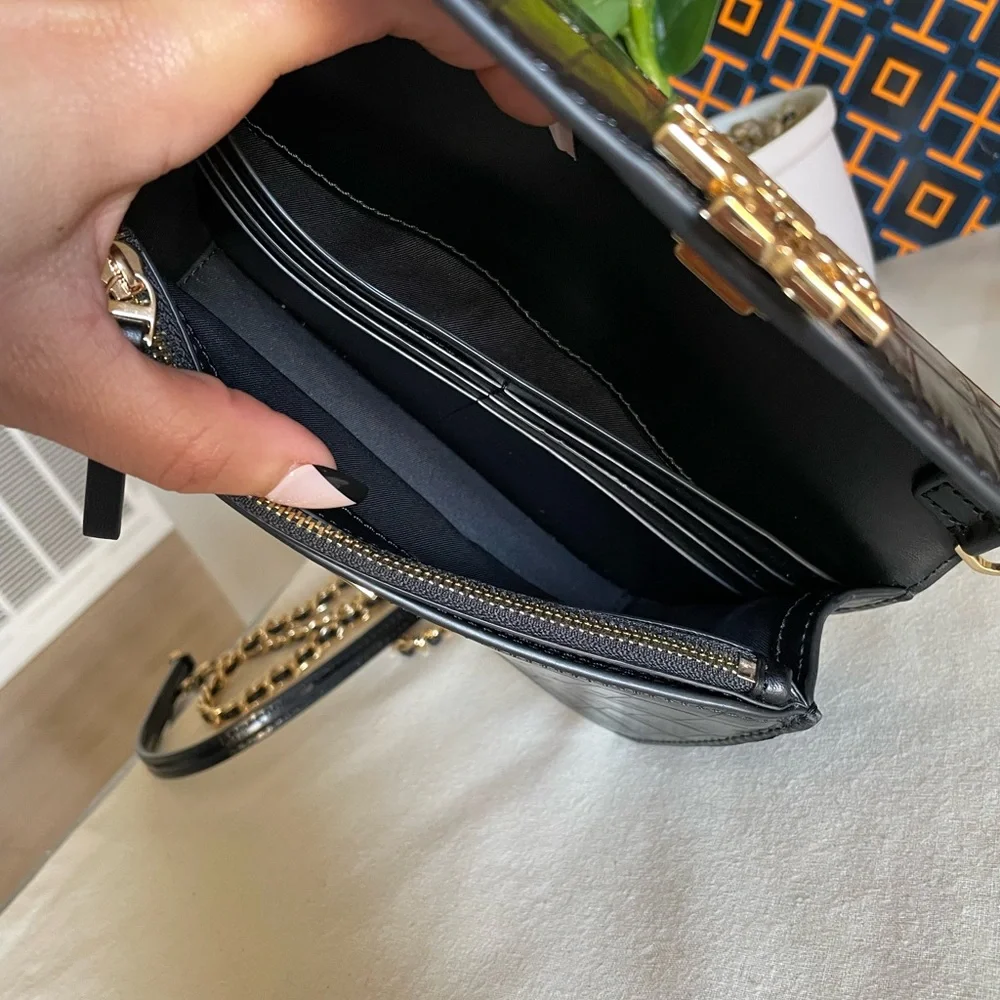 NWT Tory Burch Britten embossed chain wallet w wristlet crossbody Bag black $500